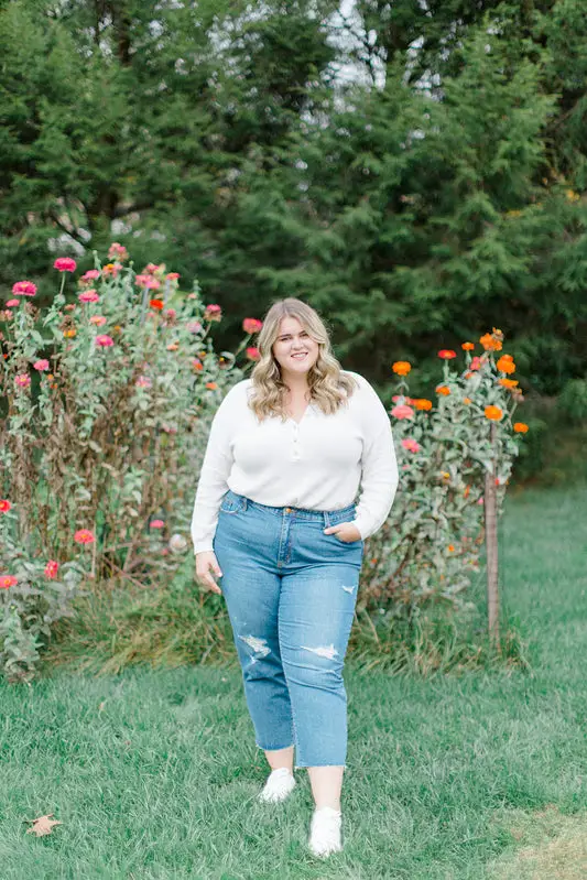 How To Style Wide Leg Jeans For Plus Size