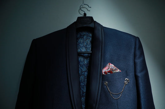 What Colour Tie and Pocket Square With Navy Suit