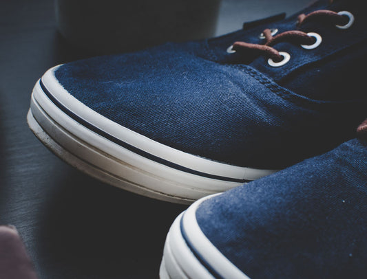 What Shoes To Wear With Navy Blue Suit