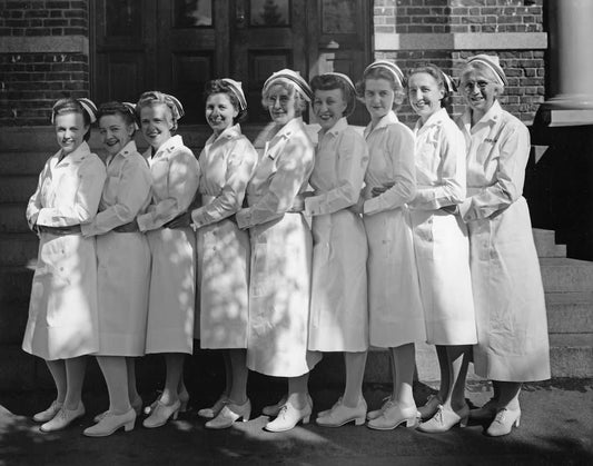 What Shoes To Wear With Nurse Dress