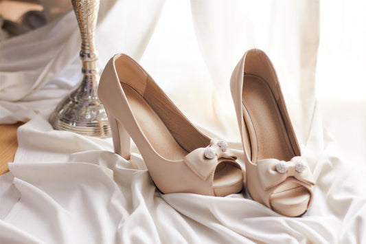 What Shoes To Wear With Satin Midi Skirt