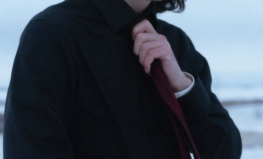 Which Colour Of Tie Suits On Black Shirt